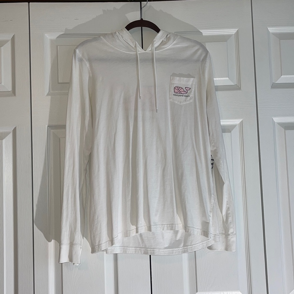 Women’s long sleeve vineyard vines T-shirt
